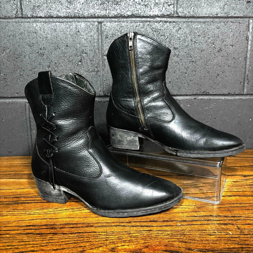Born Women’s Black Leather Ankle Boots Side Zip Low Heel Western Size 9